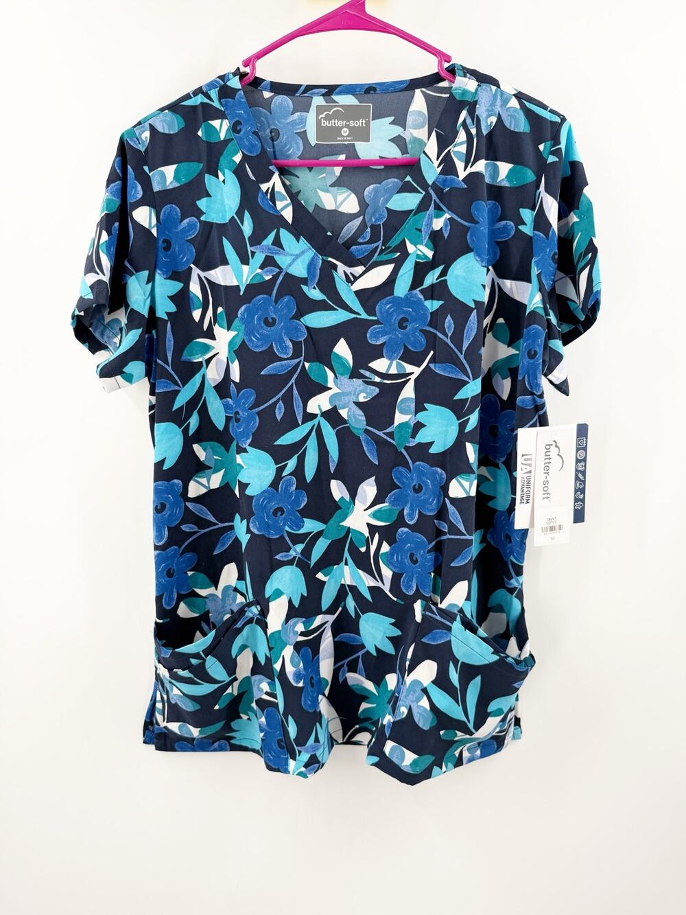 Butter-Soft Scrub Top Women’s Size Medium NWT Floral nurse doctor medical dental